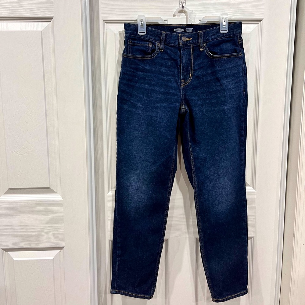 Men’s Athletic taper dark blue Old Navy jeans, Built in flex & Built in tough